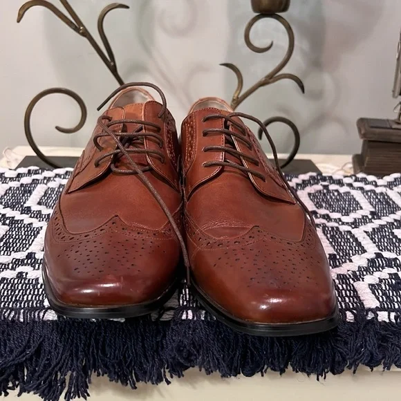 Stacy Adams Wingtip Shoes - Picture 2 of 10